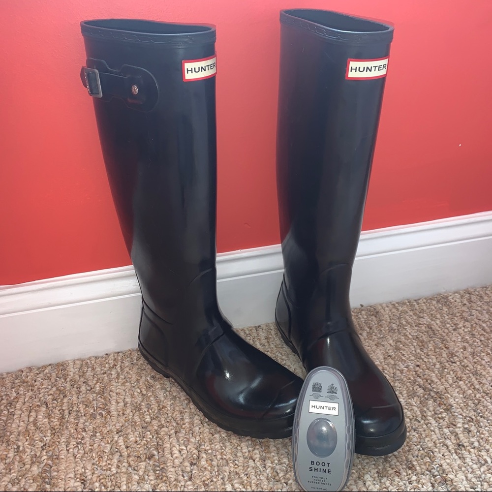Hunter Black Women's Winter & Rain Boots - Picture 2 of 5